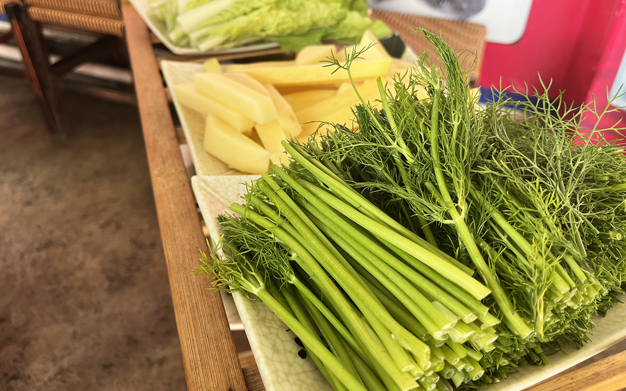 云南国道边14年老店，5人路过点了1条鱼，结账时确认三遍不敢相信