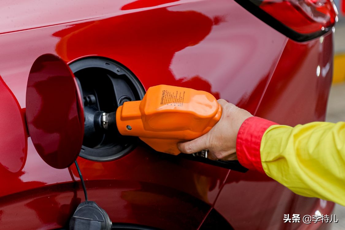 一箱油跑900km几乎做到零故障,第三代哈弗h6保养超了100公里