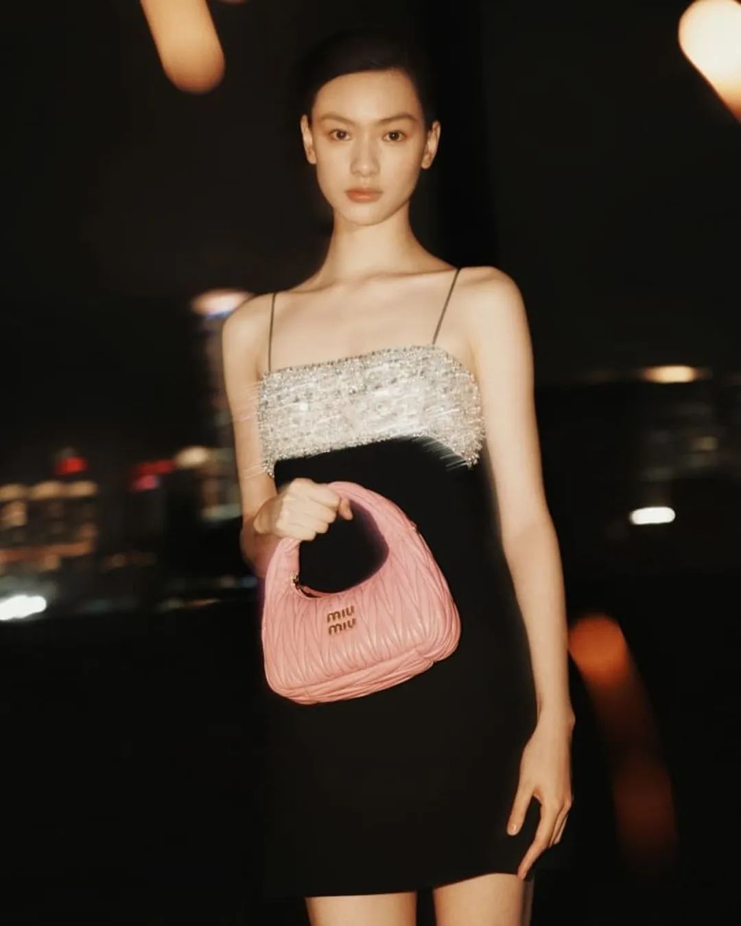 粉色搭配的高级穿法,粉色大衣穿搭高级感