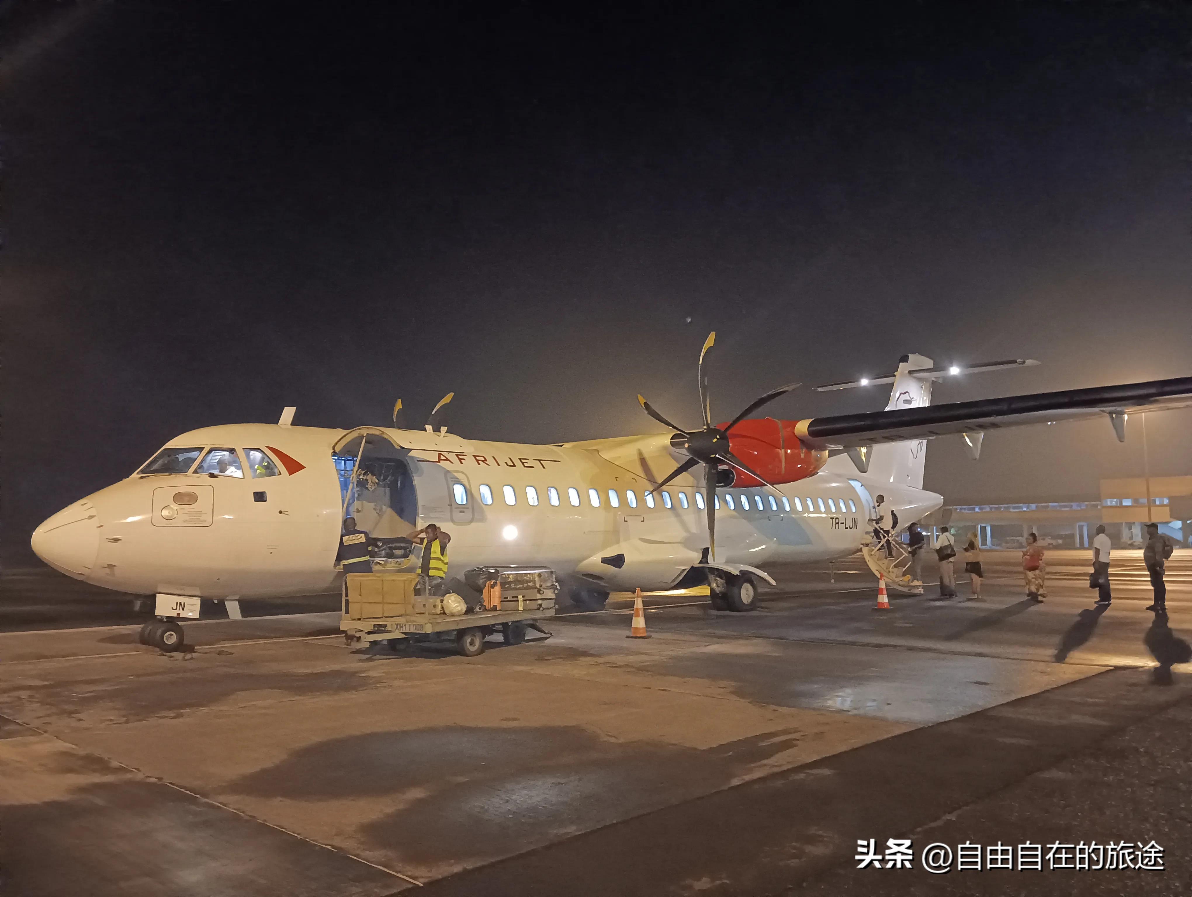 非洲的支线小飞机你敢乘坐吗？