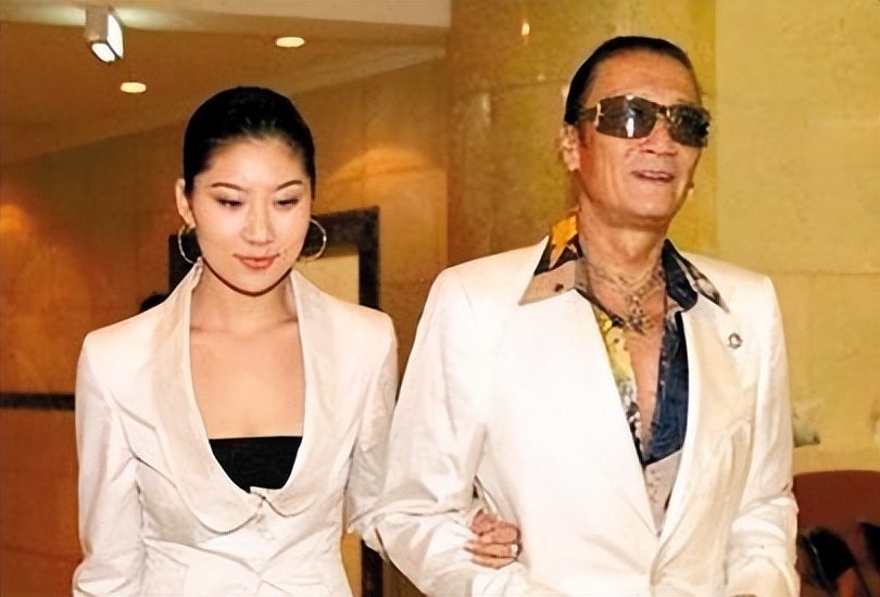 谢贤coco分手后现状,coco多少岁跟了谢贤