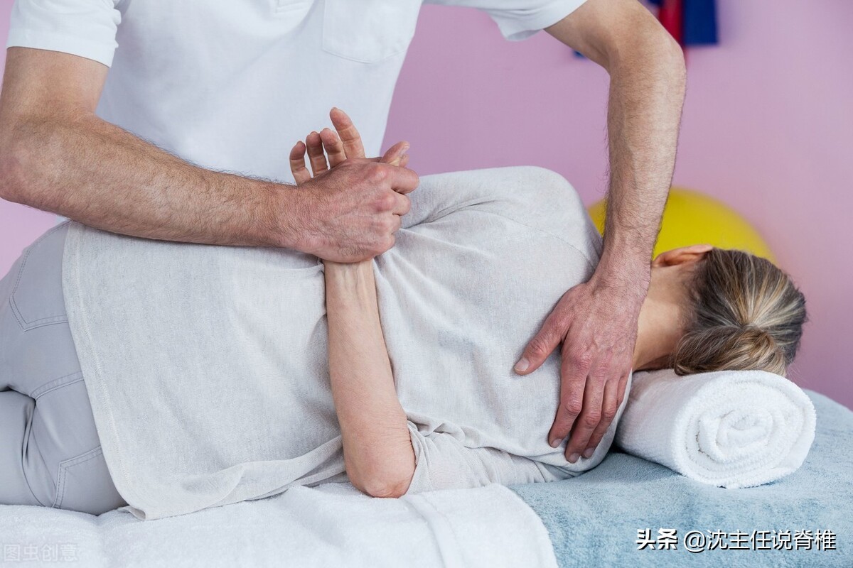 女性侧睡腰部疼啥原因,右肩侧睡疼痛怎么回事