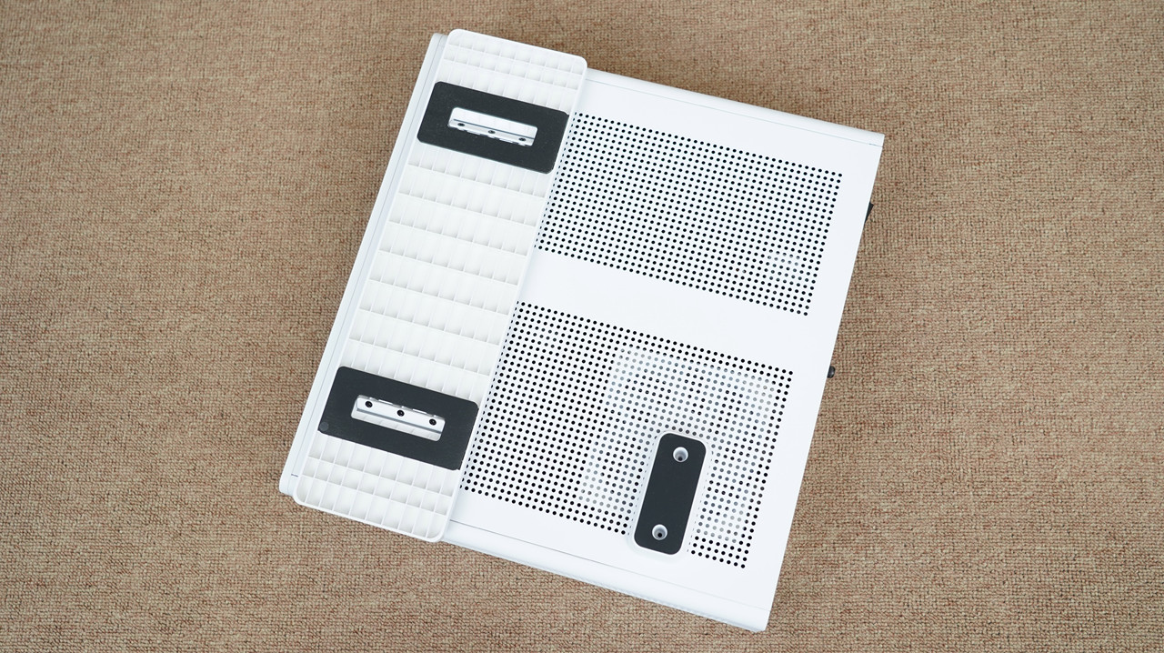 我骗媳妇说这是大号路由器，偷偷打造了一台高颜值ITX主机