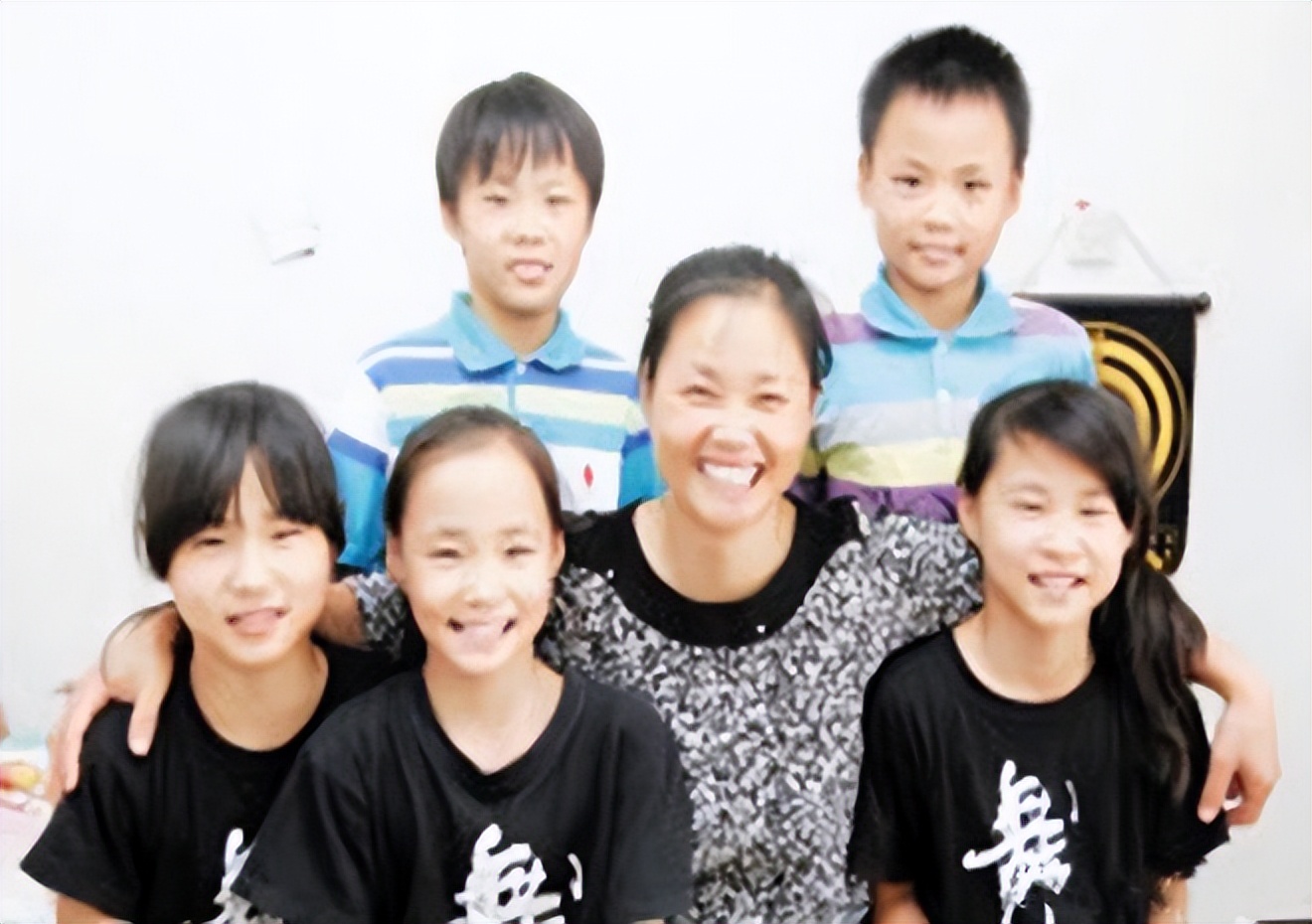 中国首例五胞胎，现年满22岁，妈妈坦言：如果重选，我一个也不要