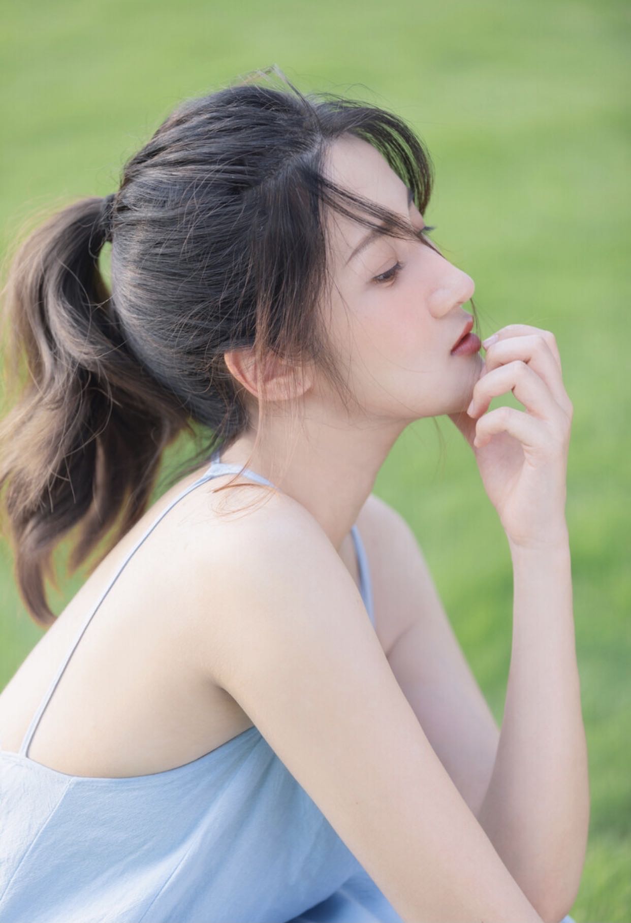 拍照手姿势怎么好看,拍照手怎么摆好看又简单