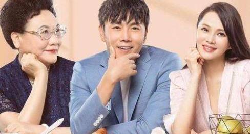 被母亲“锁铁链”，被姐夫打喂狗食，伊能静：曾活得像只野狗