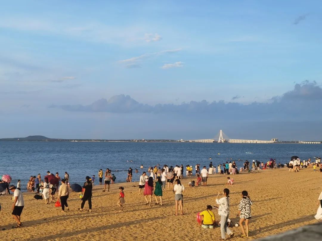 江东打卡｜漫步十里金滩看江东海天一色