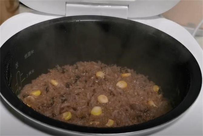 杂粮饭怎样煮不会粘锅,杂粮饭怎么煮才不伤胃