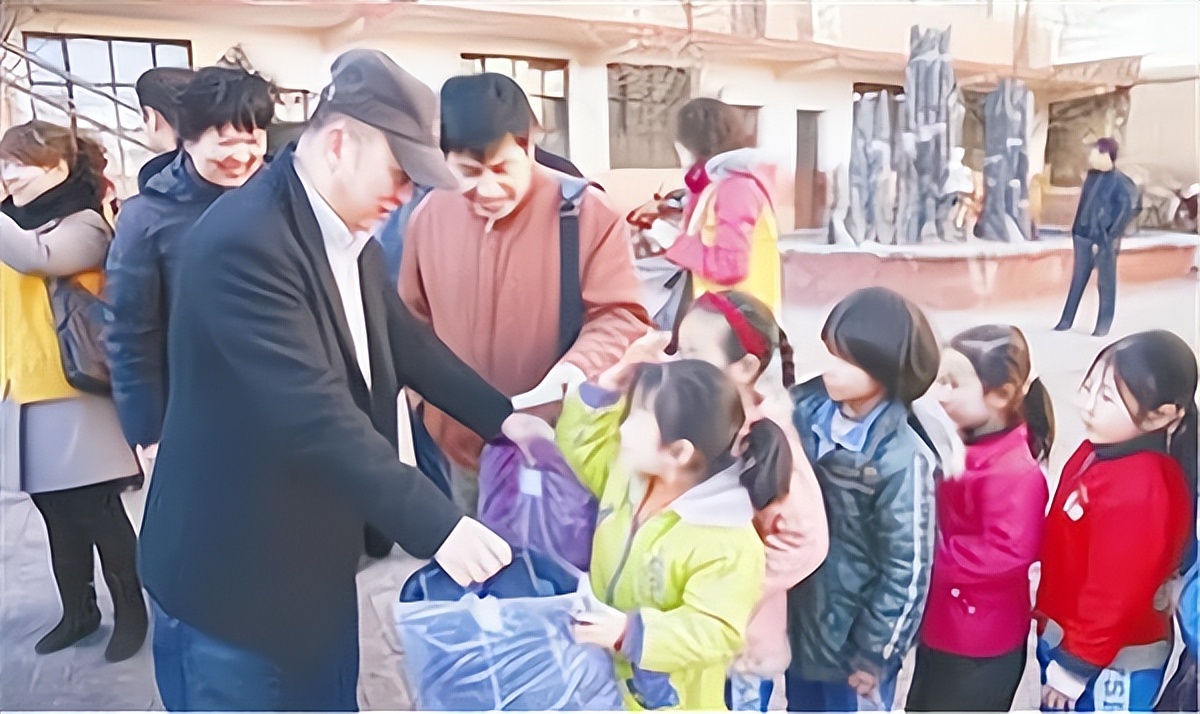 包头首富金利斌：24岁靠摆地摊起家，20年狂赚25亿，44岁选择自杀