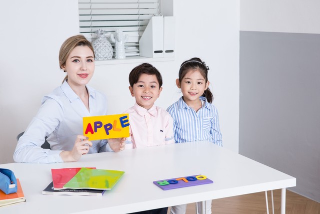 小朋友练习英语口语的软件,小学英语口语练习软件哪个好