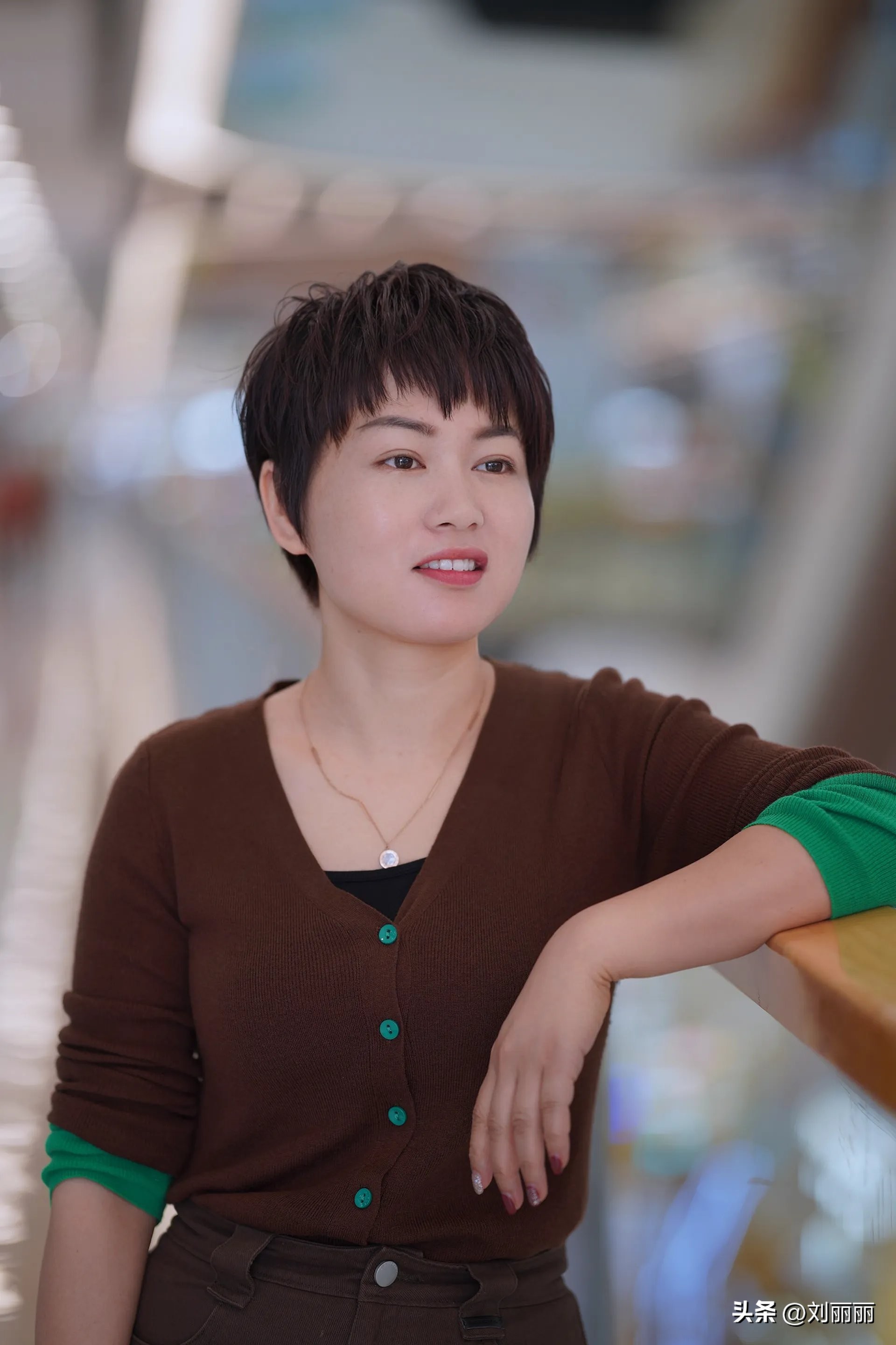 简单又霸气的中长发型,最简单最漂亮最优雅的发型