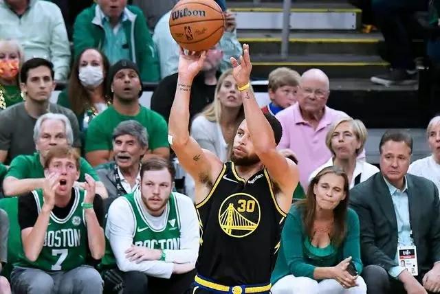 nba总决赛勇士对阵骑士g3,nba勇士队击败骑士赛后采访