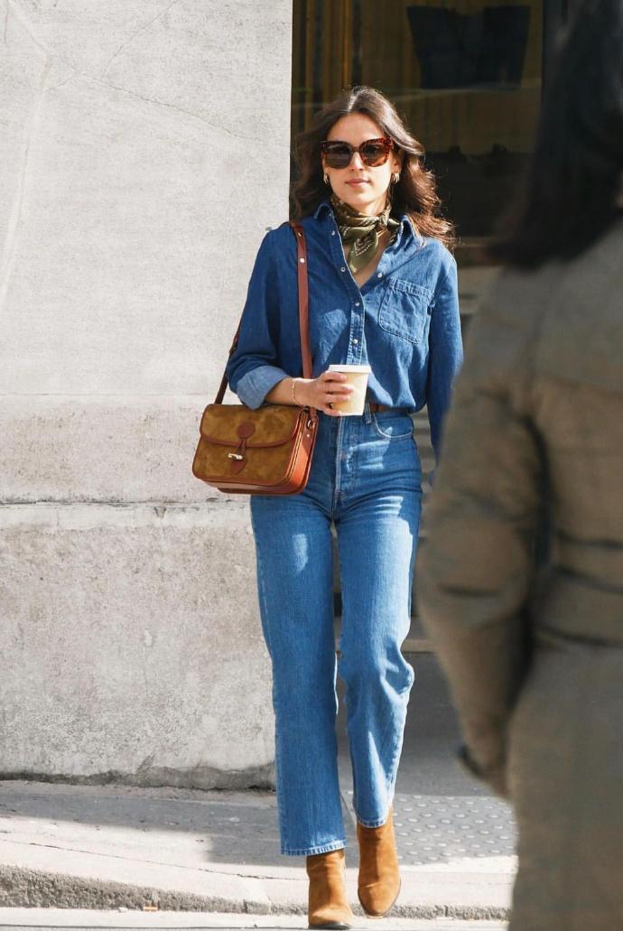 宽松垂直感白衬衣怎么穿出高级感,白衬衣在秋冬要怎么穿才时髦呢