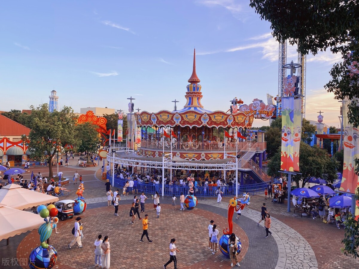 上海欢乐谷必玩十大景点,上海十大必去景点迪士尼