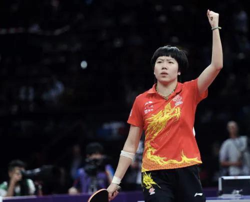 国乒女队王楠,王楠张怡宁女乒团体比赛视频