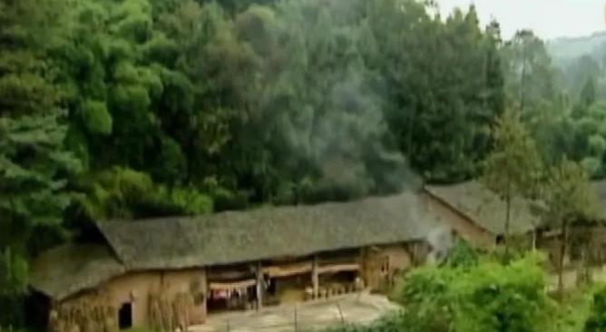 5岁男孩吃土,5岁男童吃土