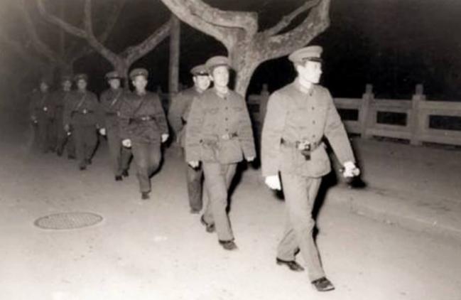 香烟女杀人案真相,大案纪实女模特惨死之谜