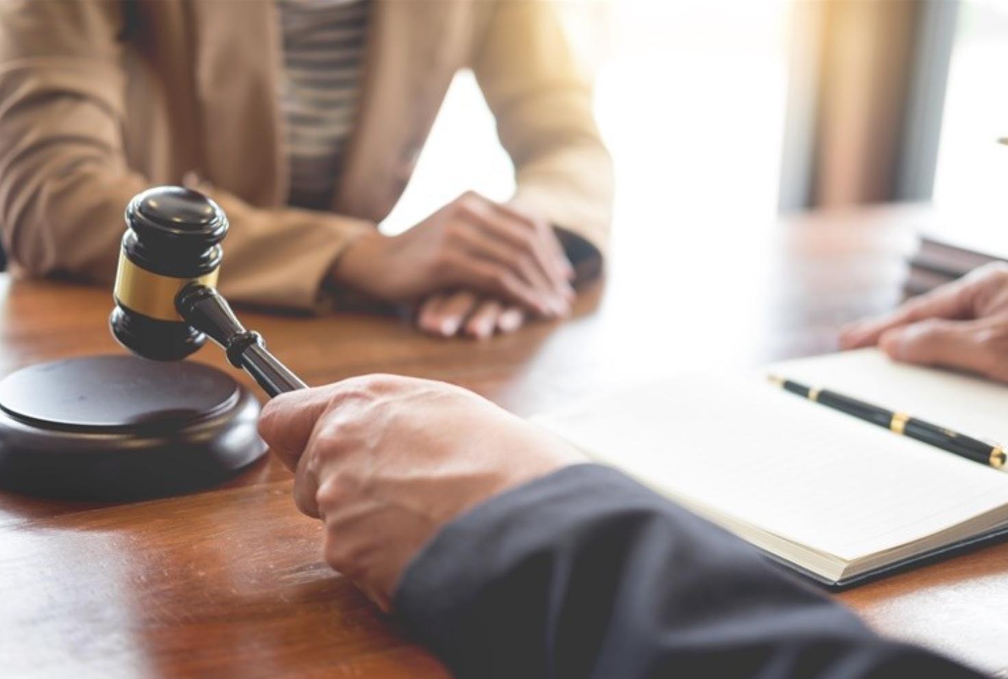 微博名誉侵权适用时有哪些特殊性,微博名誉侵权如何立案