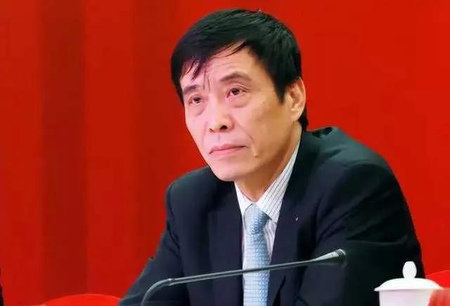 国足不满裁判判罚集体霸踢,0-7国足惨败亚足联建议