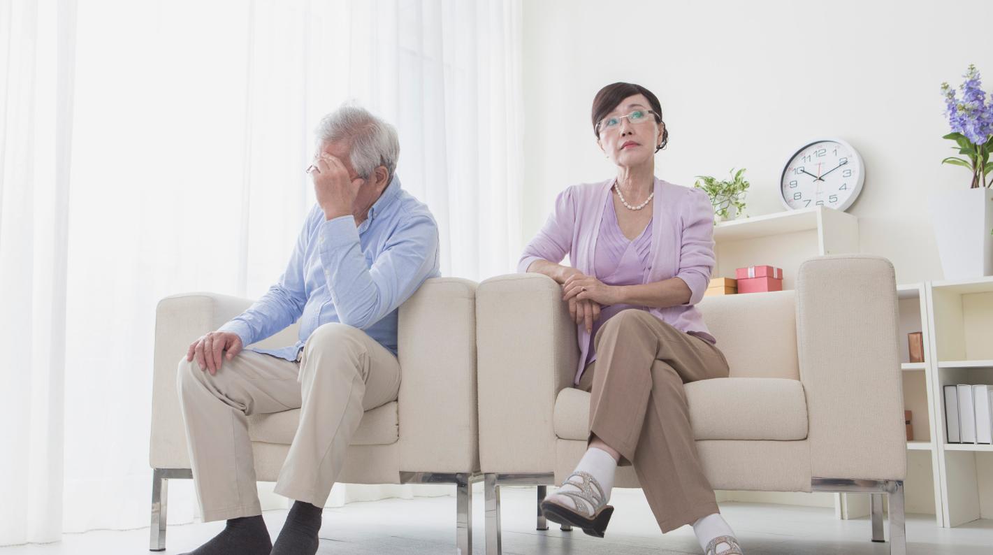 女性什么时候绝经比较好？绝经越迟，越容易长寿？很多人想错了