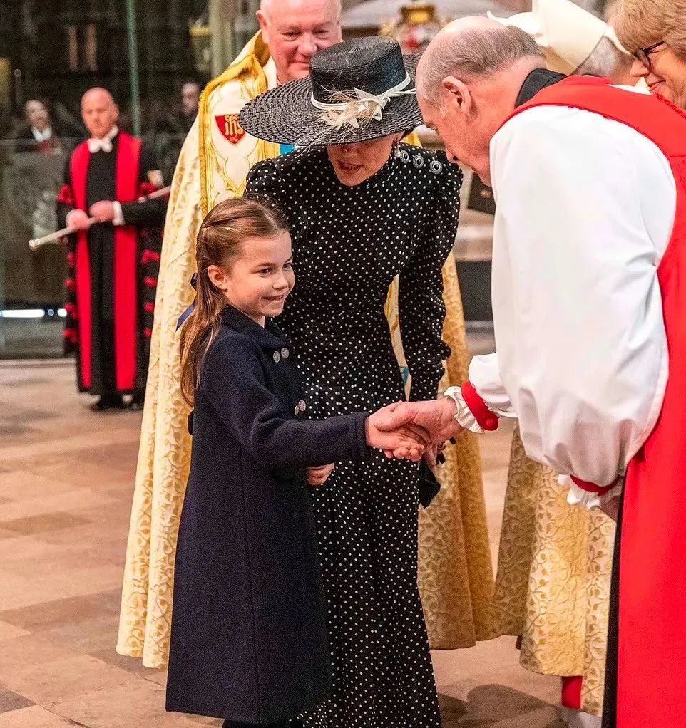 威廉哈里梅根生孩子了吗,威廉哈里梅根生日