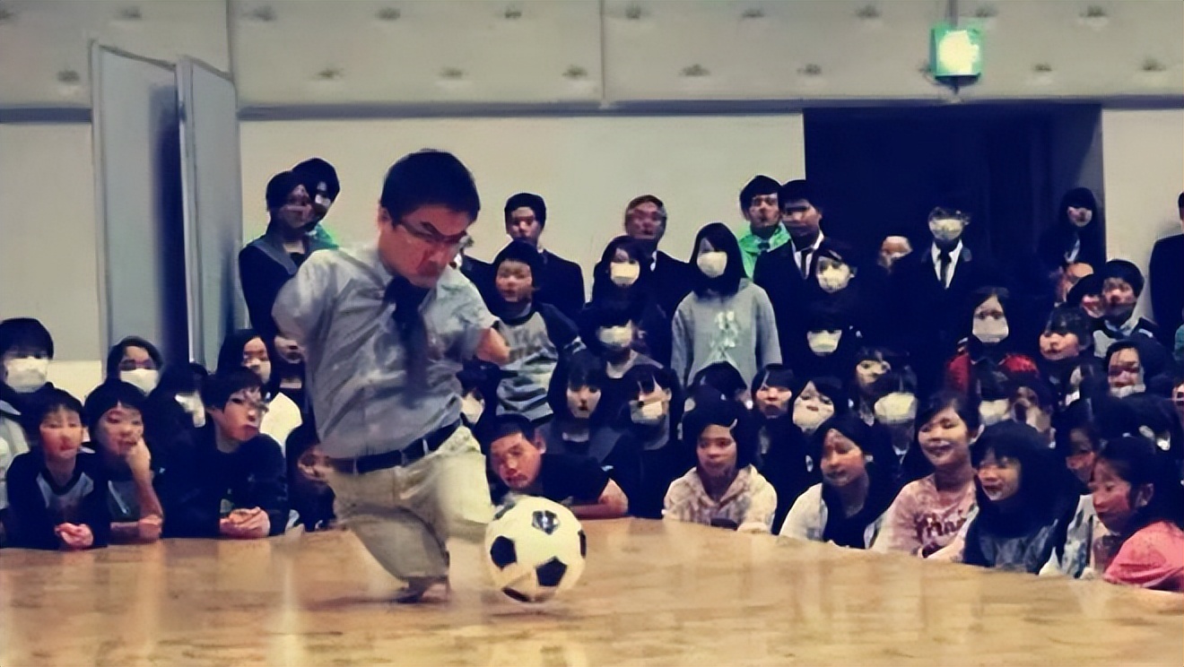 日本天生无手无腿的作家,日本一位无四肢的人