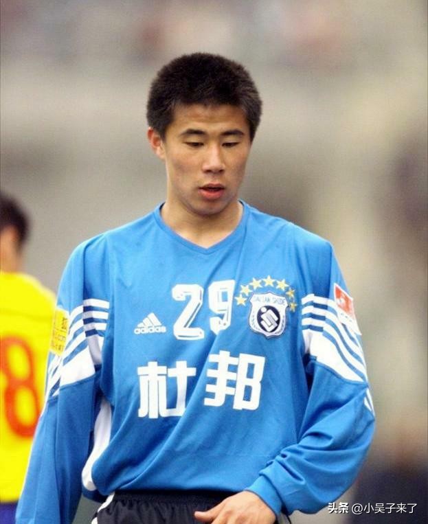 足球中国19岁小将,足球赛运动员19岁少年