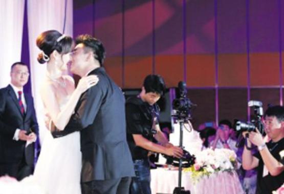 乒乓球冠军王皓简历,奥运冠军王皓和妻子现状