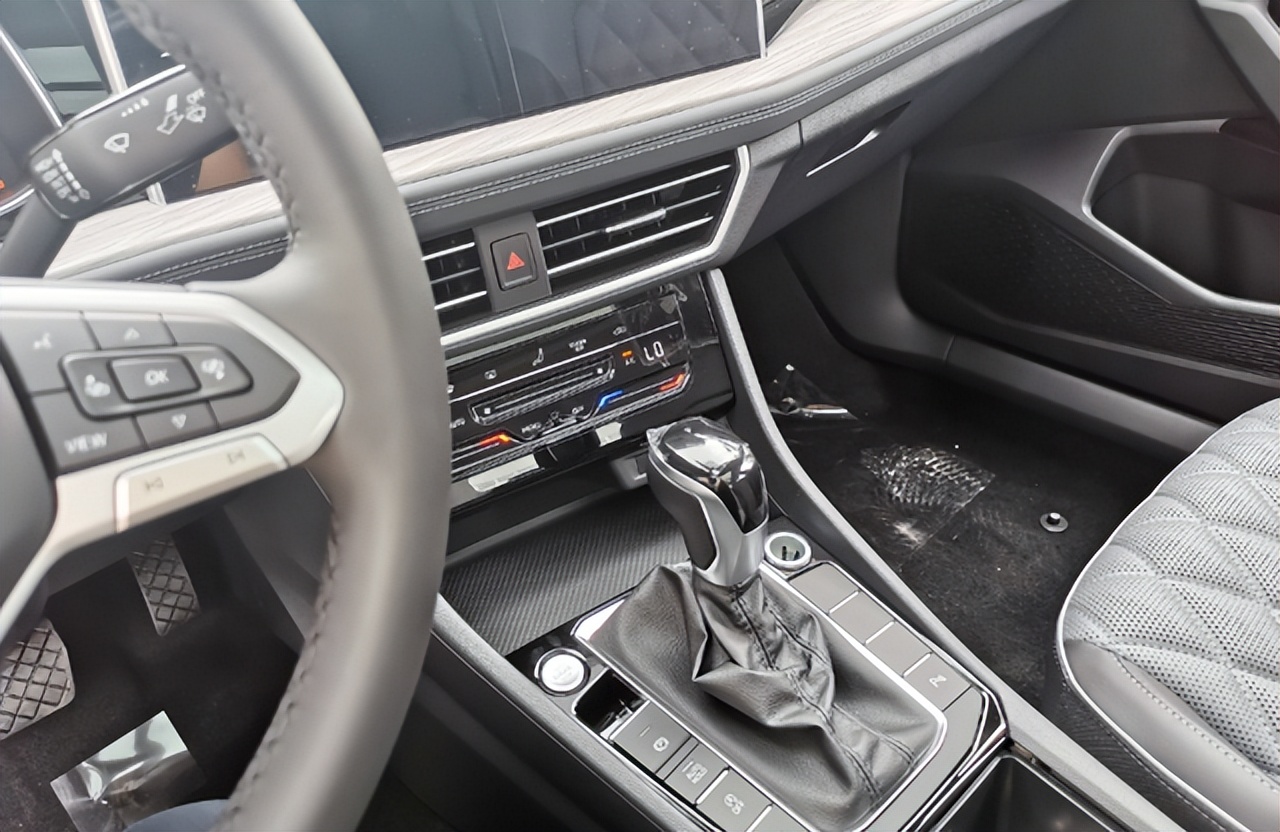 大众新速腾省油吗,新款速腾驾驶感受和质量怎么样