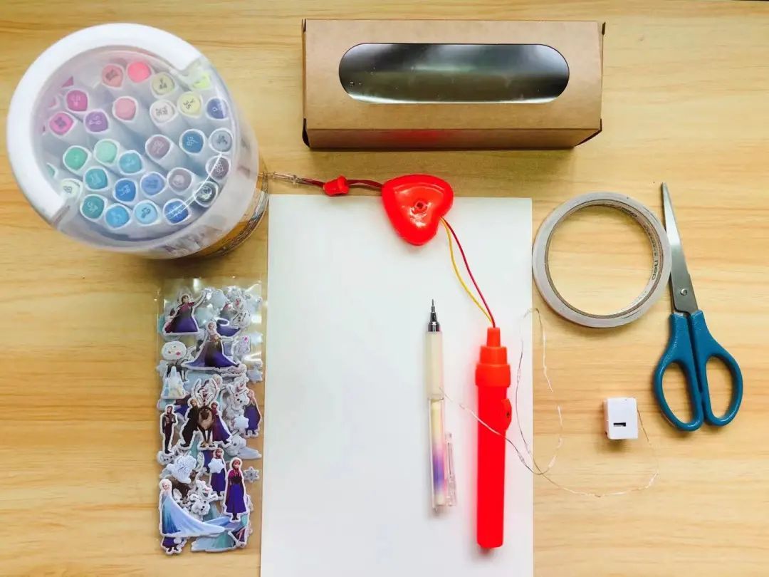 来吧~展示！谁能拒绝花灯版“冰墩墩”“雪容融”