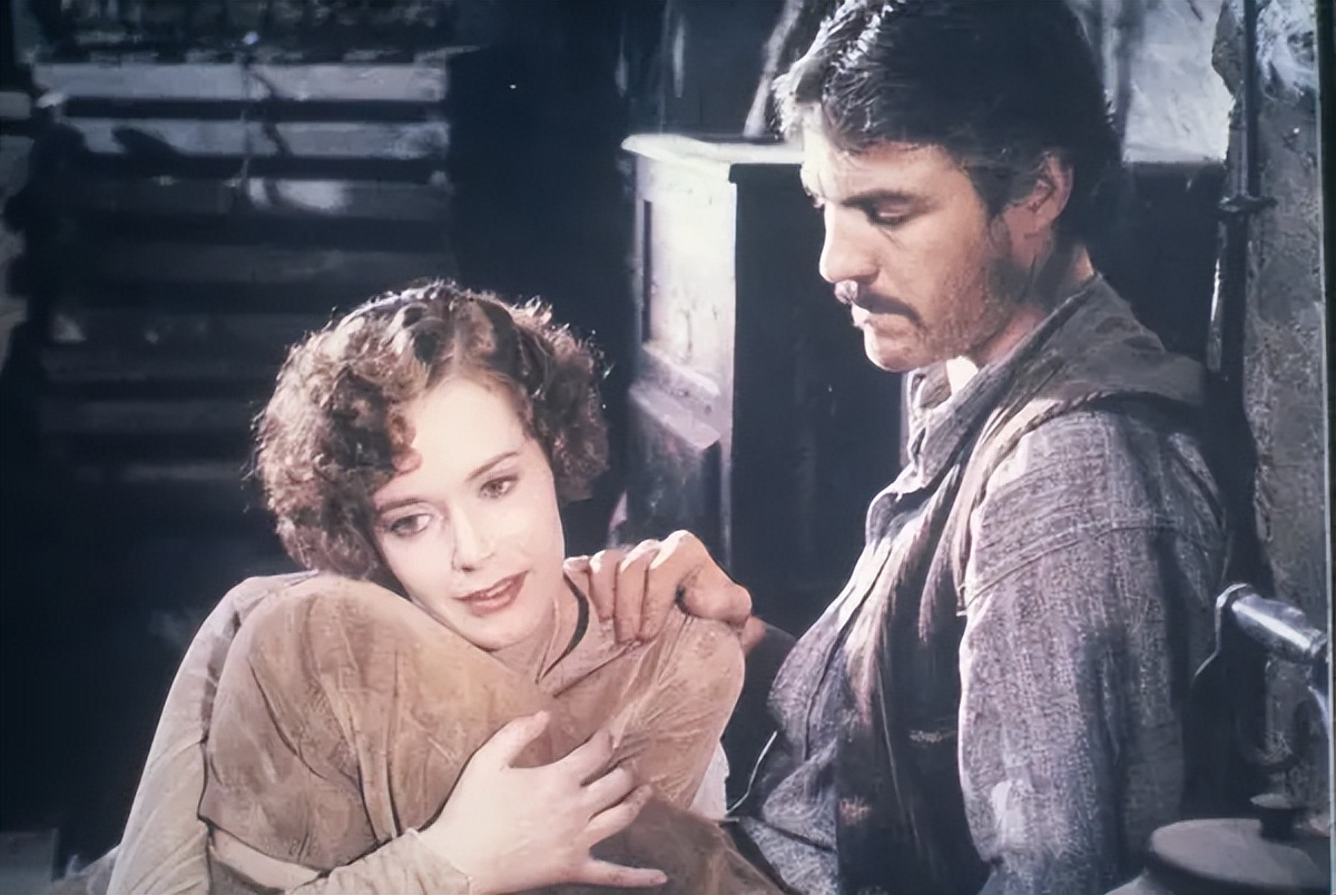 查泰莱夫人的情人英文版原文朗读,查泰莱夫人的情人有什么魅力