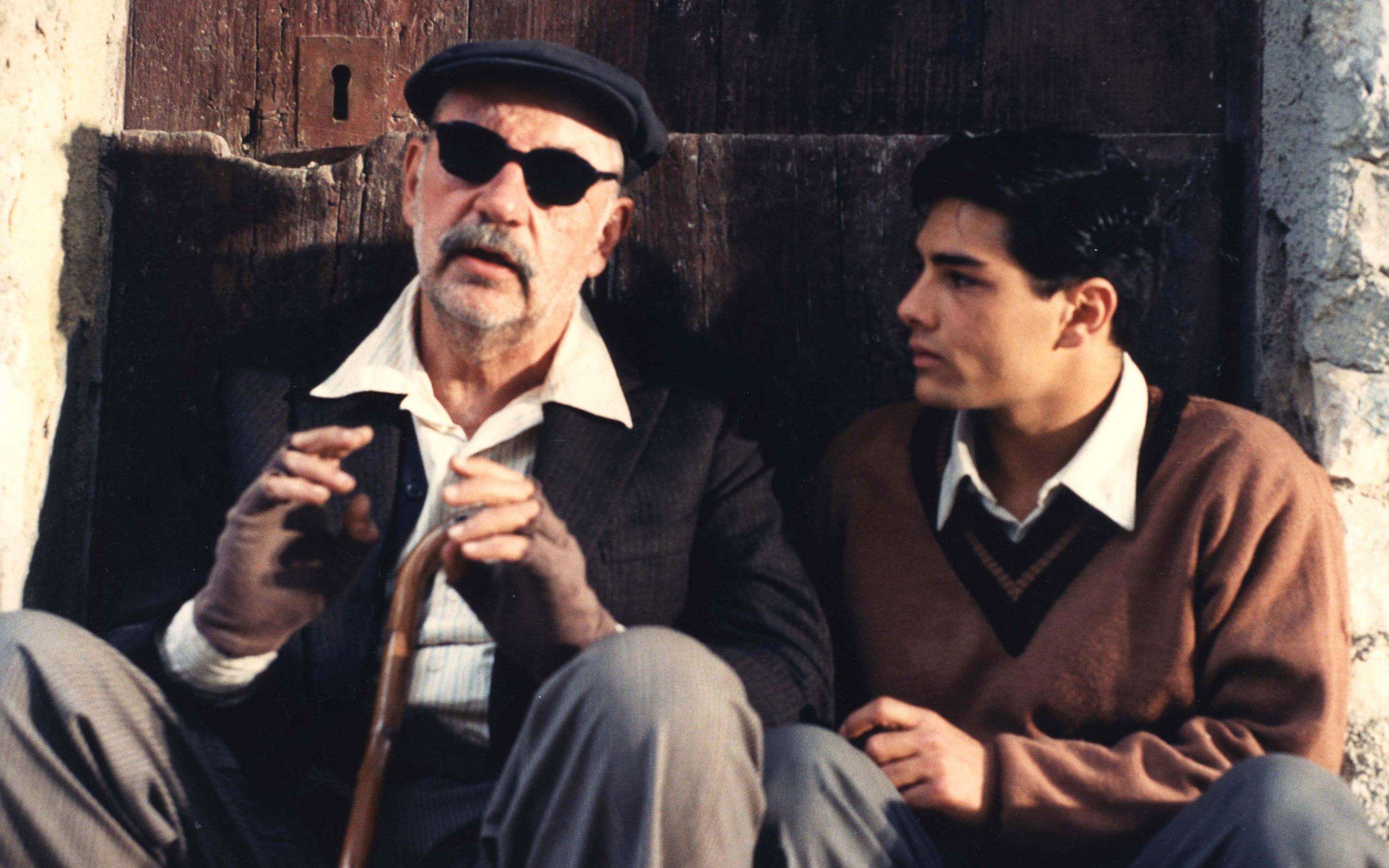 电影音乐中主题音乐的功能作用,电影中的音乐元素有怎样的作用