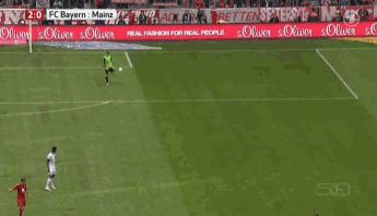 中国男足爆笑名场面亲吻,中国男足爆笑名场面握手