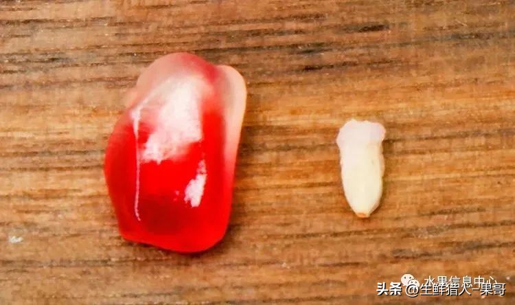 软籽石榴的正确打开方法,多好的软籽石榴