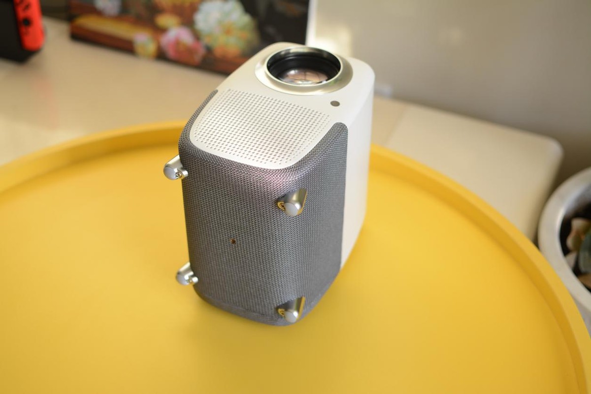 泰捷weboxt1投影200寸效果,千元非智能投影仪