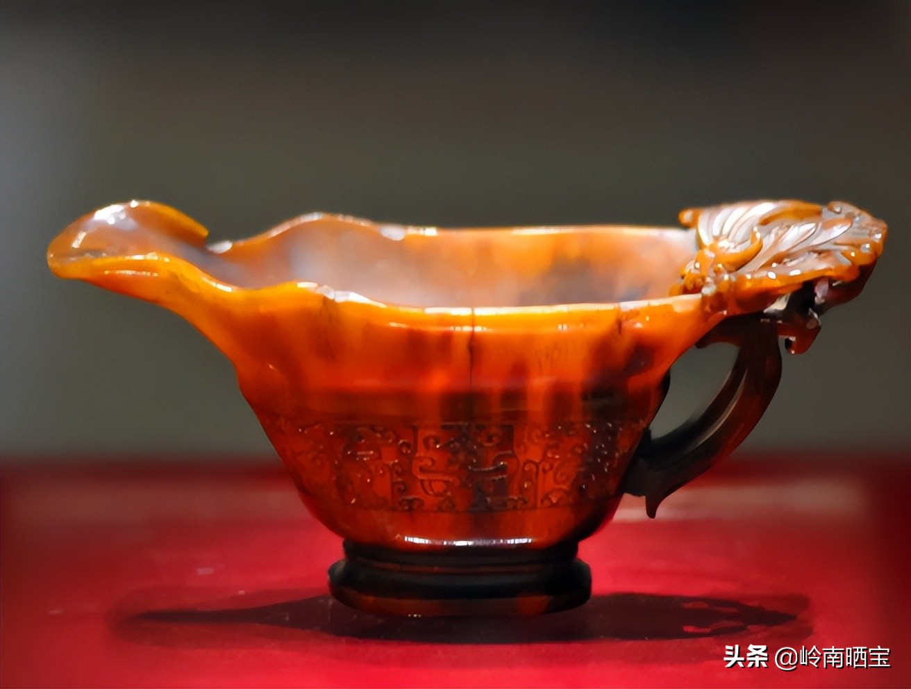 犀角的艺术品欣赏,犀角的药用和角雕艺术