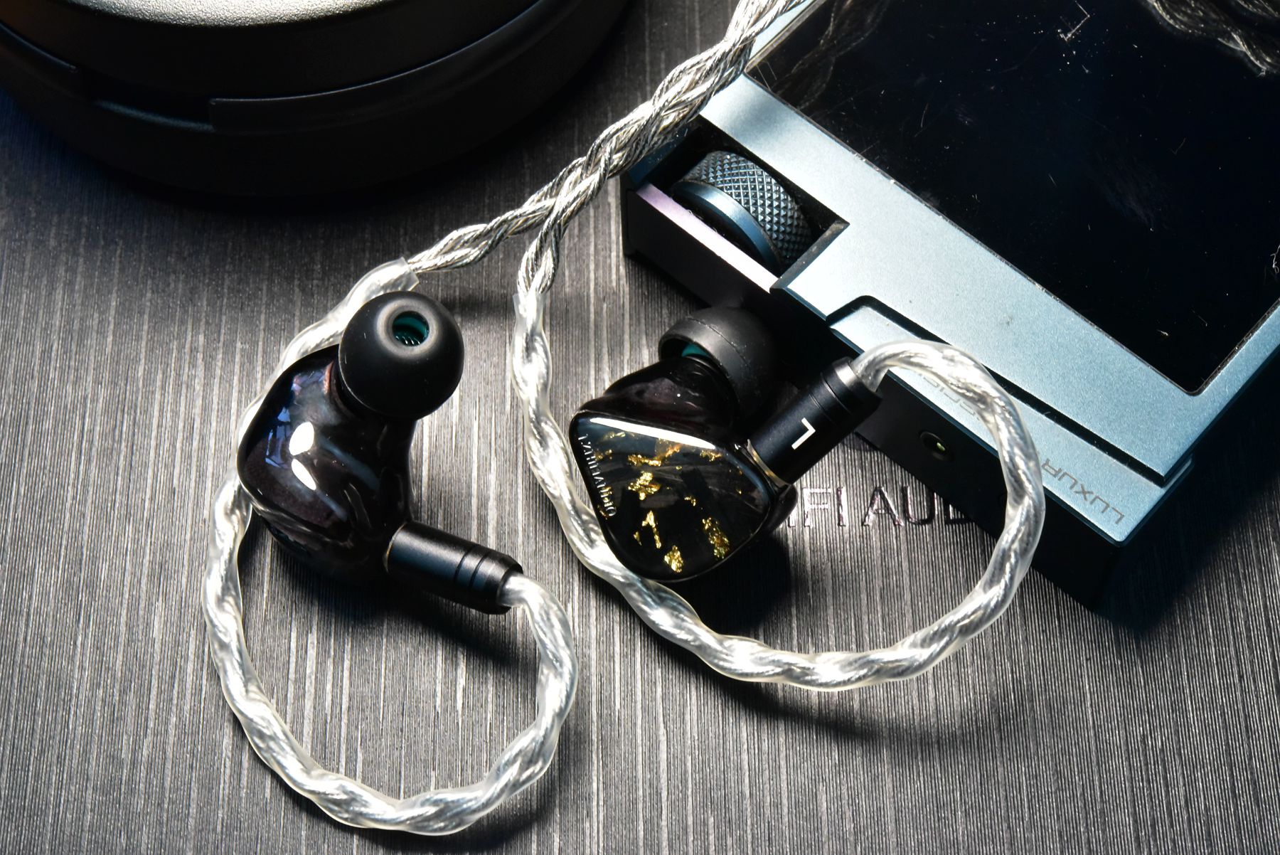 像河南菜一样做耳机!出自广西人之手的LZAX圈铁静瓷9单元试听