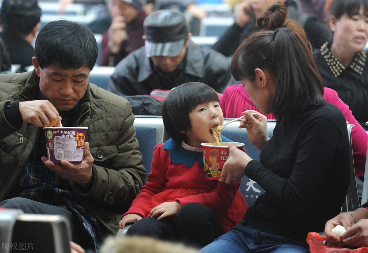 盘点不同年代的方便面,80年代都有什么牌子方便面