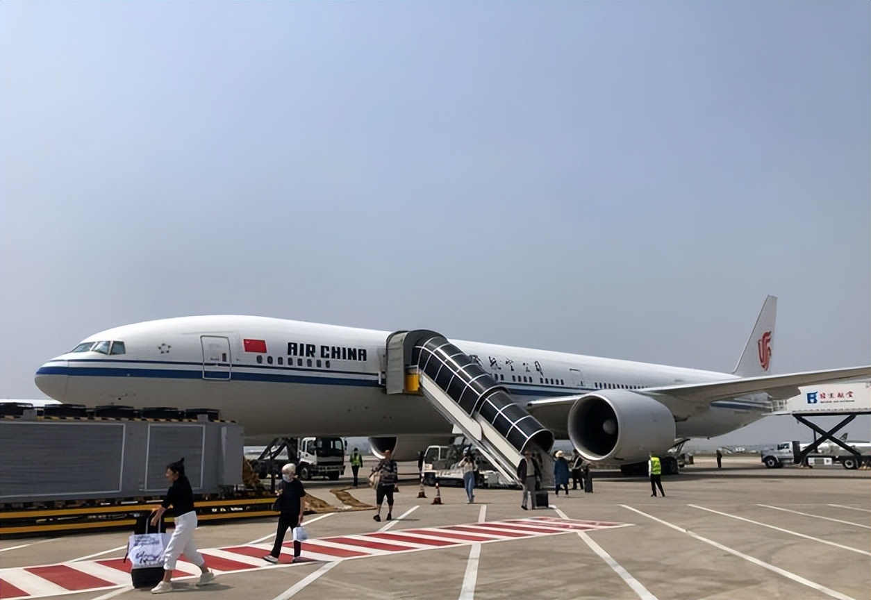 北京入境后直接过安检到3号航站楼南京航班CA1819服务优质