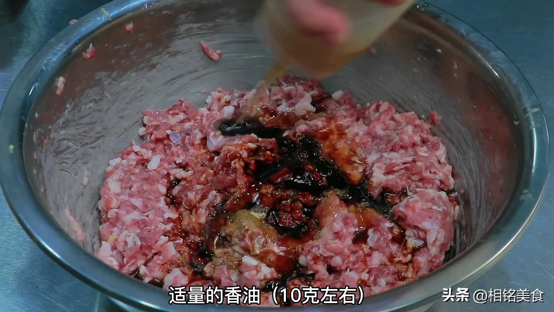羊肉馅饺子怎么调馅不腥不膻,羊肉饺子馅咋调味不散