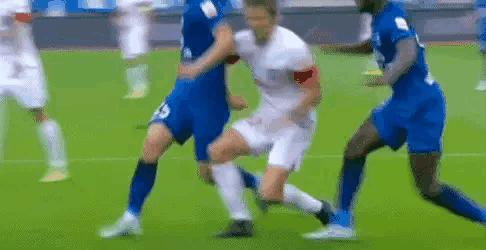 武汉三镇对阵成都蓉城争议判罚,成都蓉城与武汉三镇比赛争议判罚