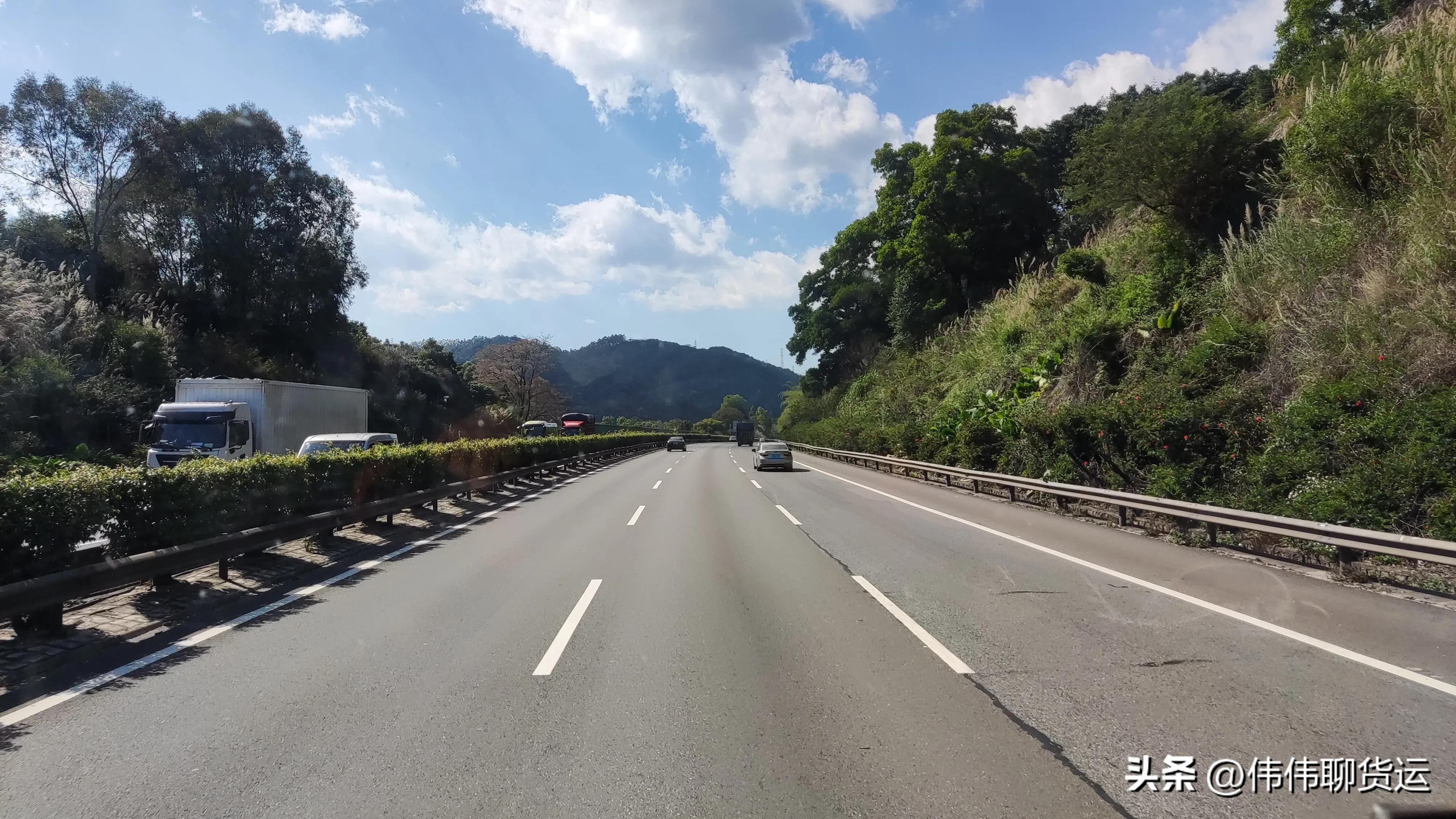 33岁卡车司机，富士康辞工创业，亏10万块，跑货运还债