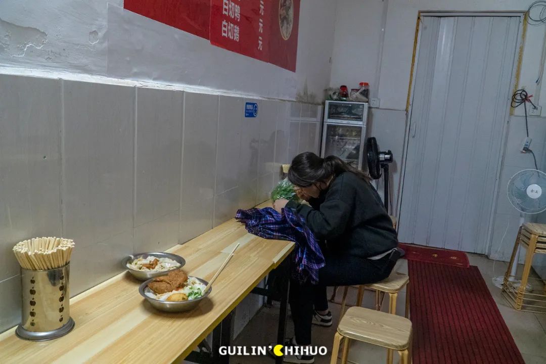 巴掌大的小店视频,东莞大朗广西博白卷粉批发