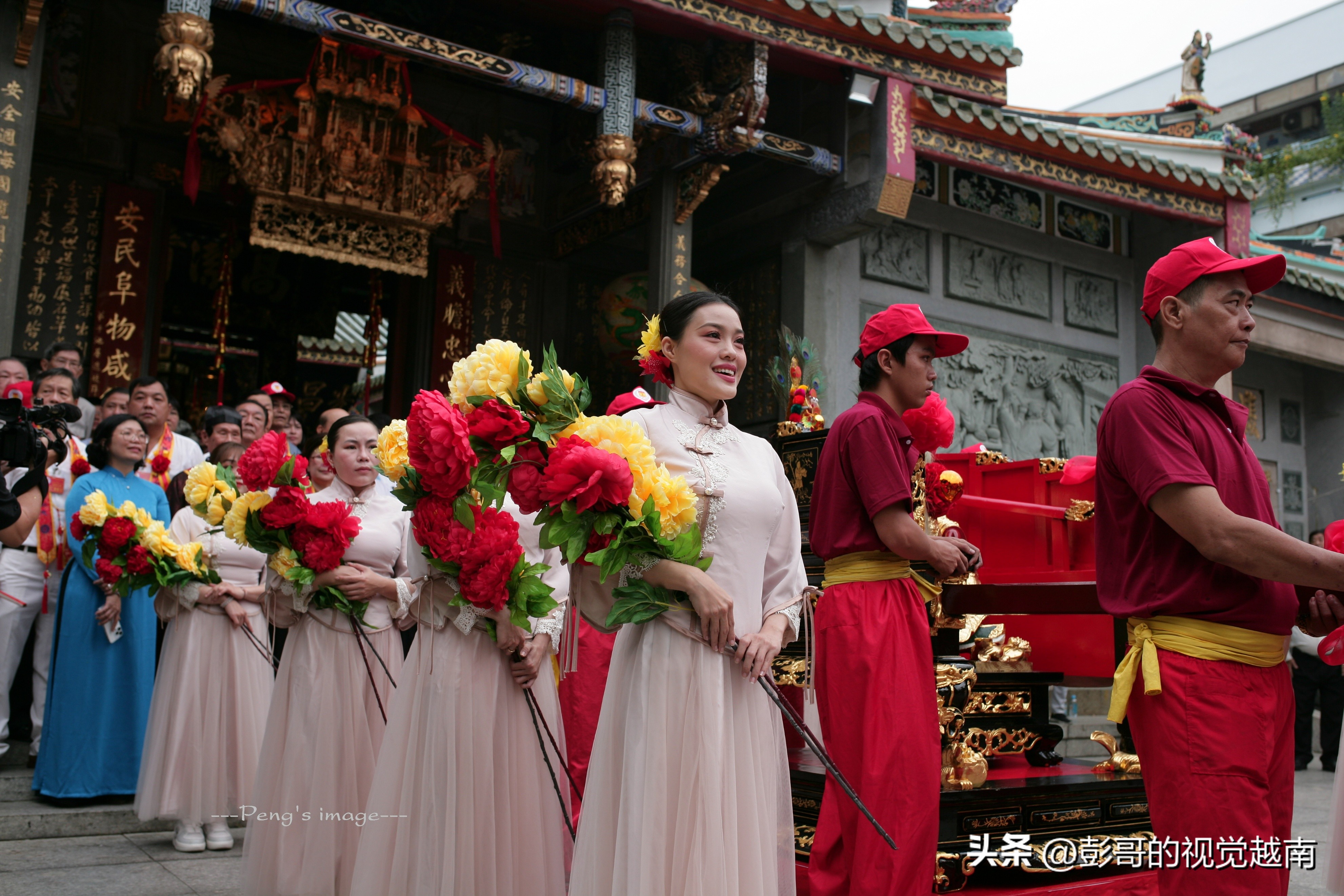 越南西貢華人的【恭請關聖帝君聖駕出遊】活動。