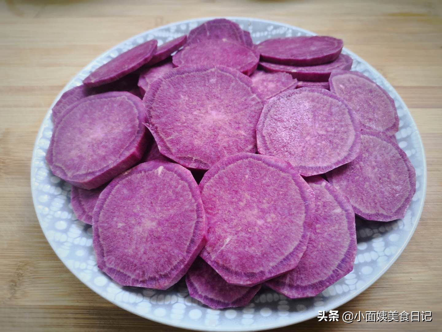 女人到了40岁建议多吃这几样,女性过了40岁推荐常吃3种食物