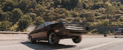 爽麻了！尺度美女全程飙车，它一回归，全球影迷都得高潮…