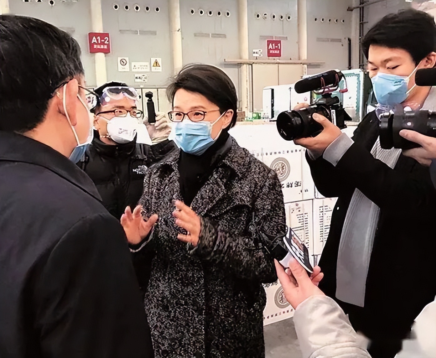 王世林和董倩是怎么相识相知的,央视4套主持人王世林简介