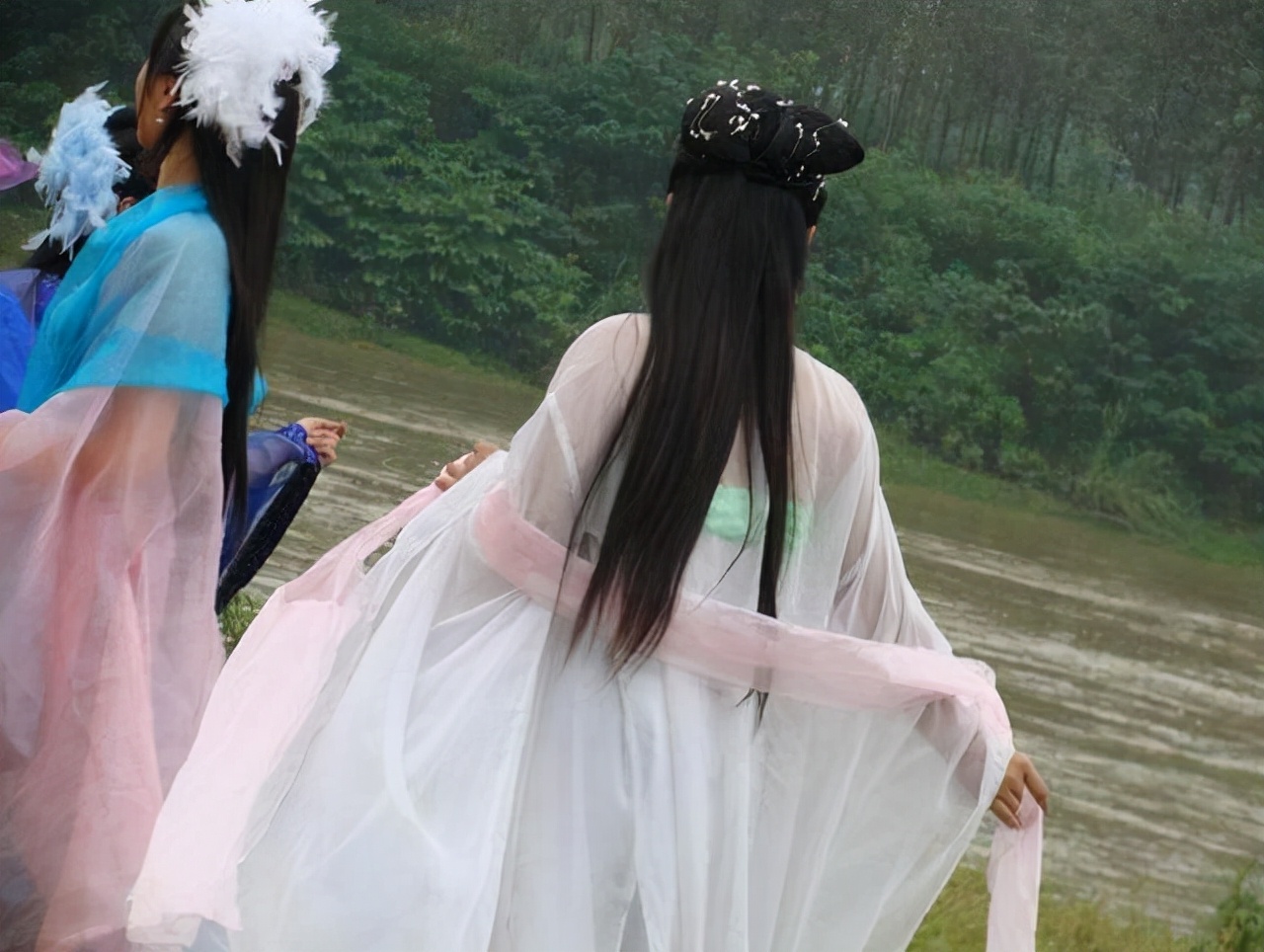 老祖宗忠告：女带咸池，门外养汉；男带华盖，富贵不愁，有道理吗