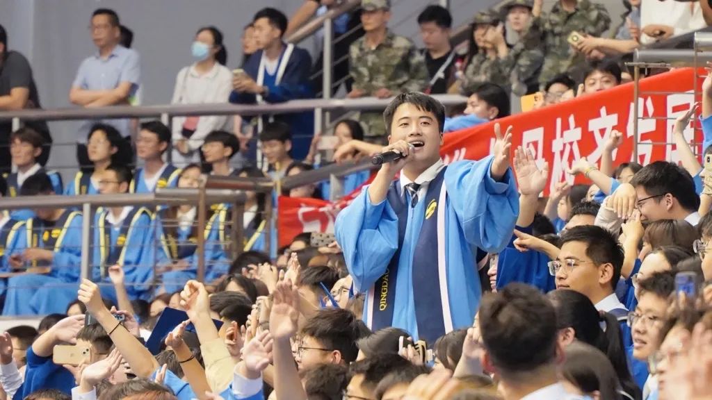 毕业典礼开成演唱会直播,大学毕业典礼演唱会完整版