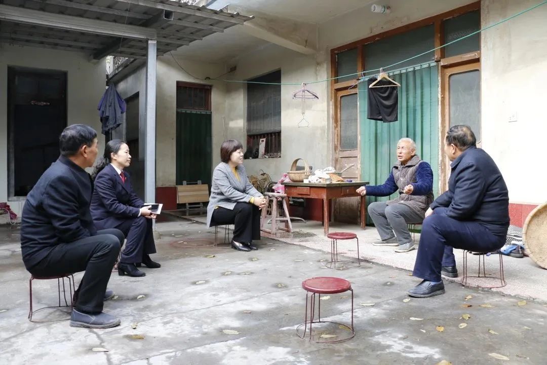 走进法治天地的英文,走进法治天地的内容